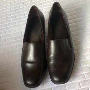 Life stride “Janey” pumps